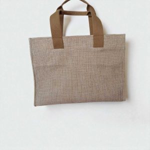 Tas Tote Anyaman Rami Minimalis dengan Pegangan Webbing Kokoh